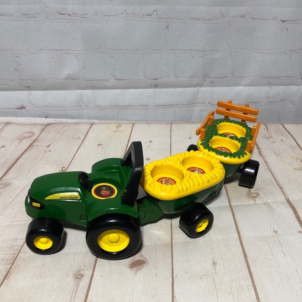 John Deere Farm Tractor Hay Ride With Animal Sounds Tomy